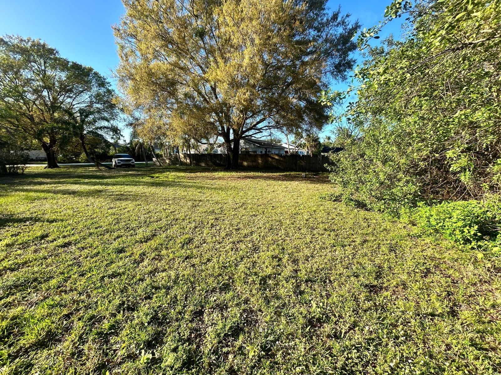 Vero Lake Estates Unit H- - Land