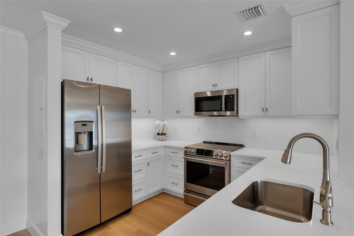 6299 Bay Club Drive 4