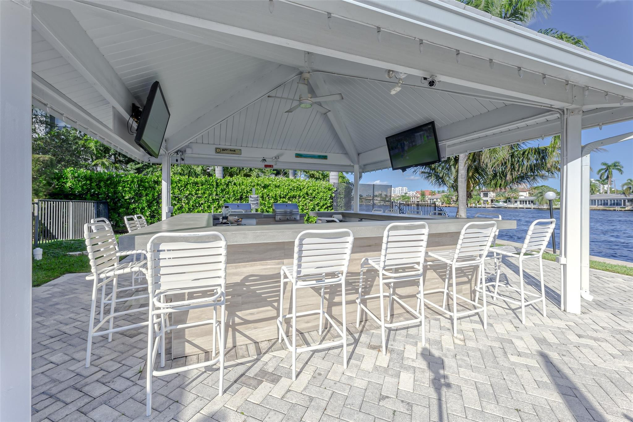 BAY COLONY CLUB - Residential