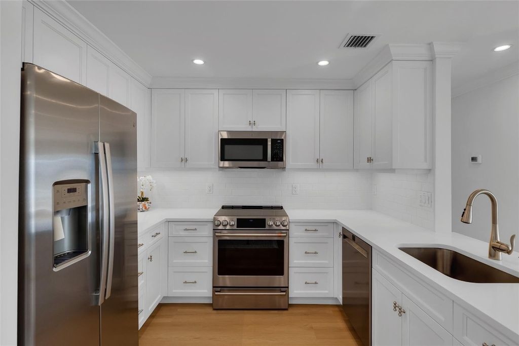 Photo of 6299 Bay Club Drive #4, Fort Lauderdale, FL 33308 (MLS # F10544734)