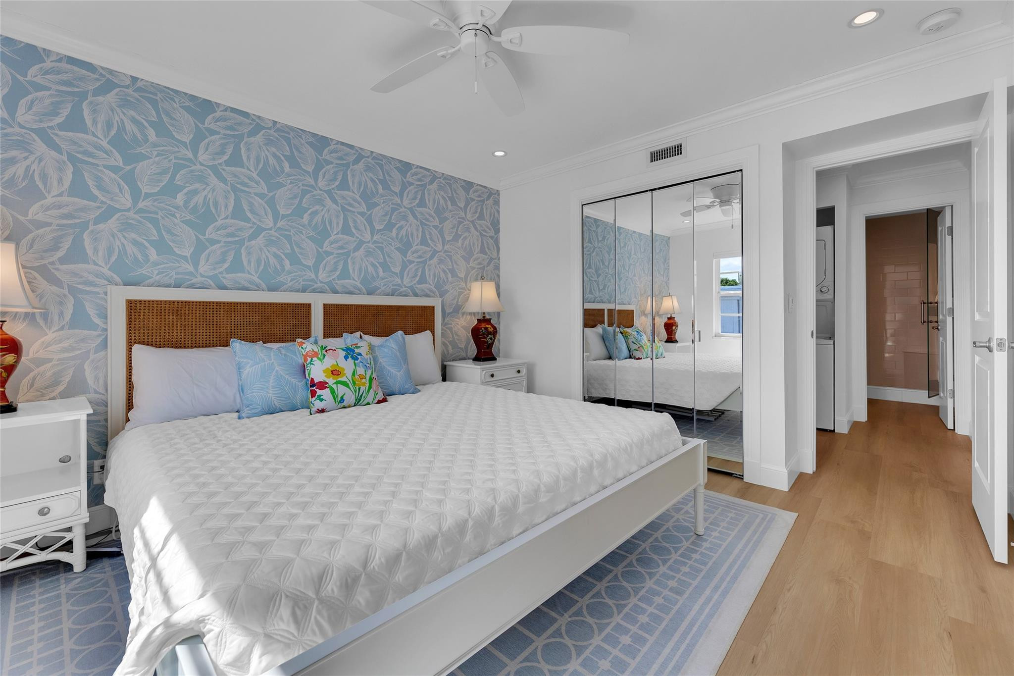 BAY COLONY CLUB - Residential