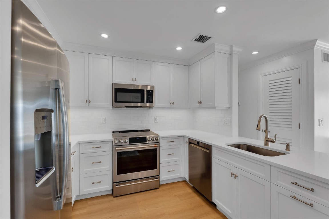 6299 Bay Club Drive 4