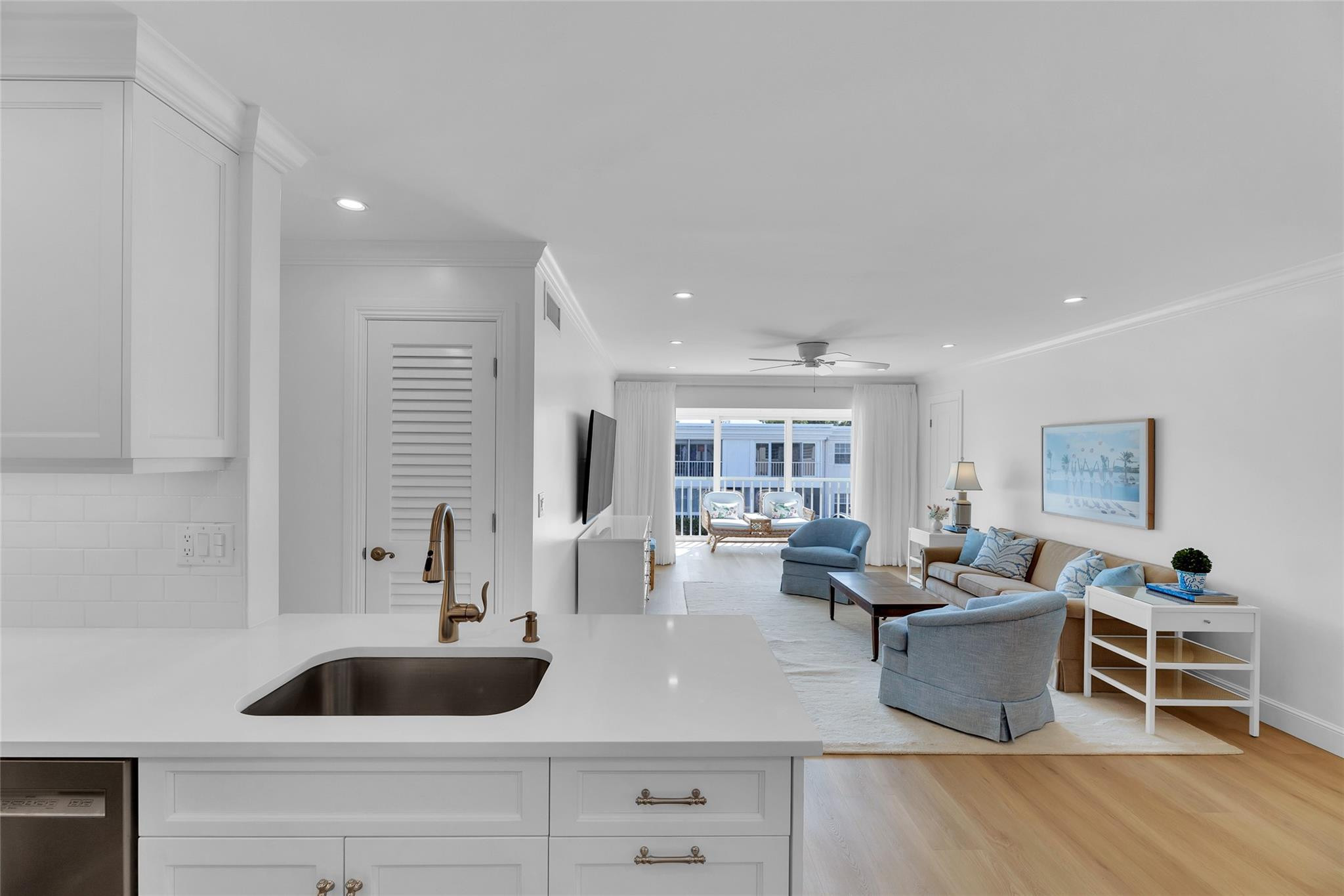 BAY COLONY CLUB - Residential