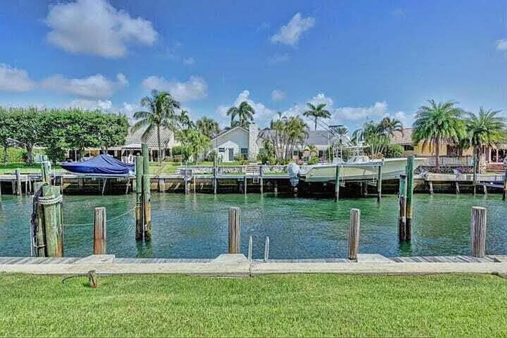 Photo of 109 Paradise Harbour Boulevard #515, North Palm Beach, FL 33408 (MLS # R10872901)