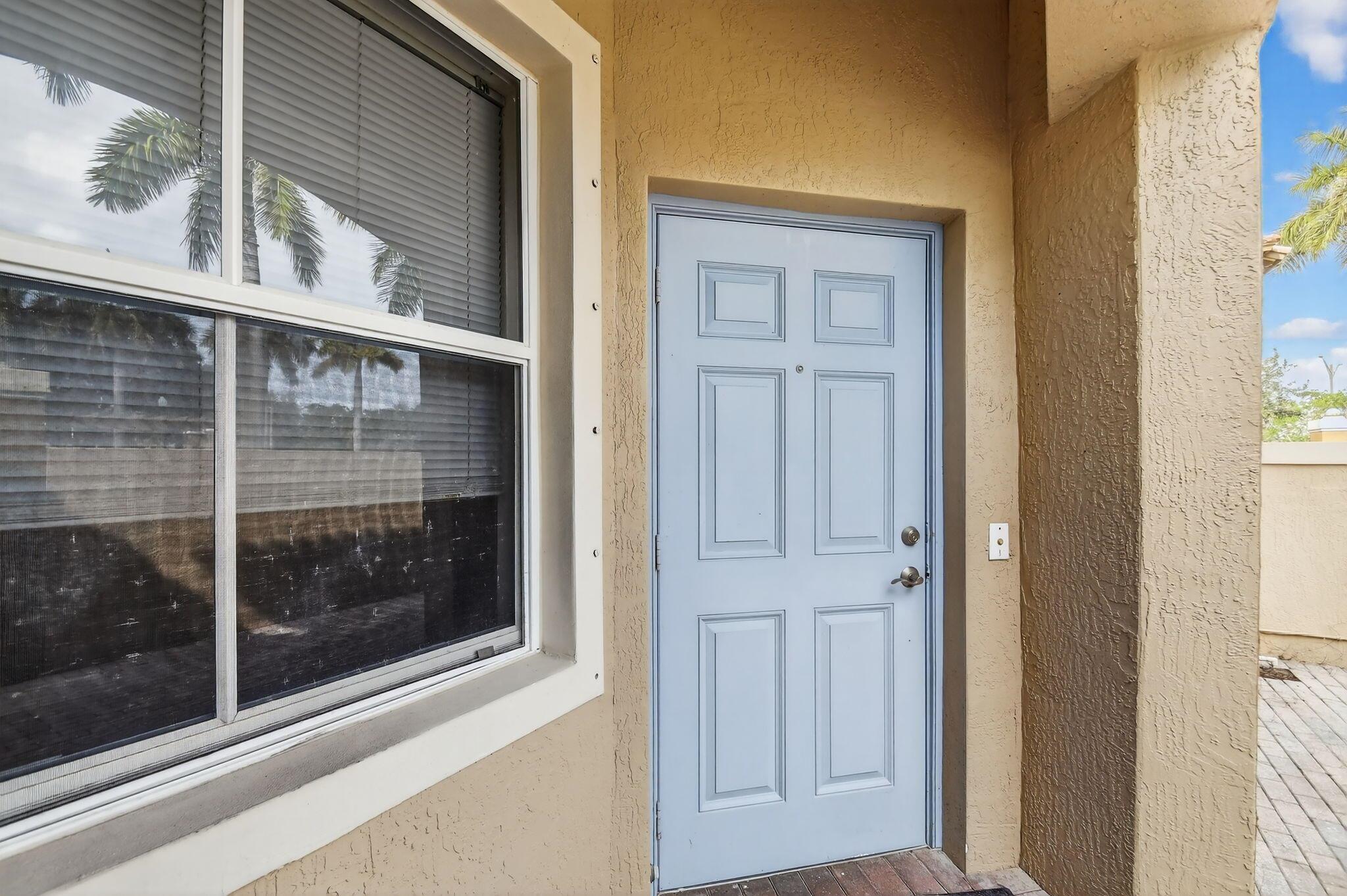 LINKS AT EMERALD DUNES CO - Residential Lease