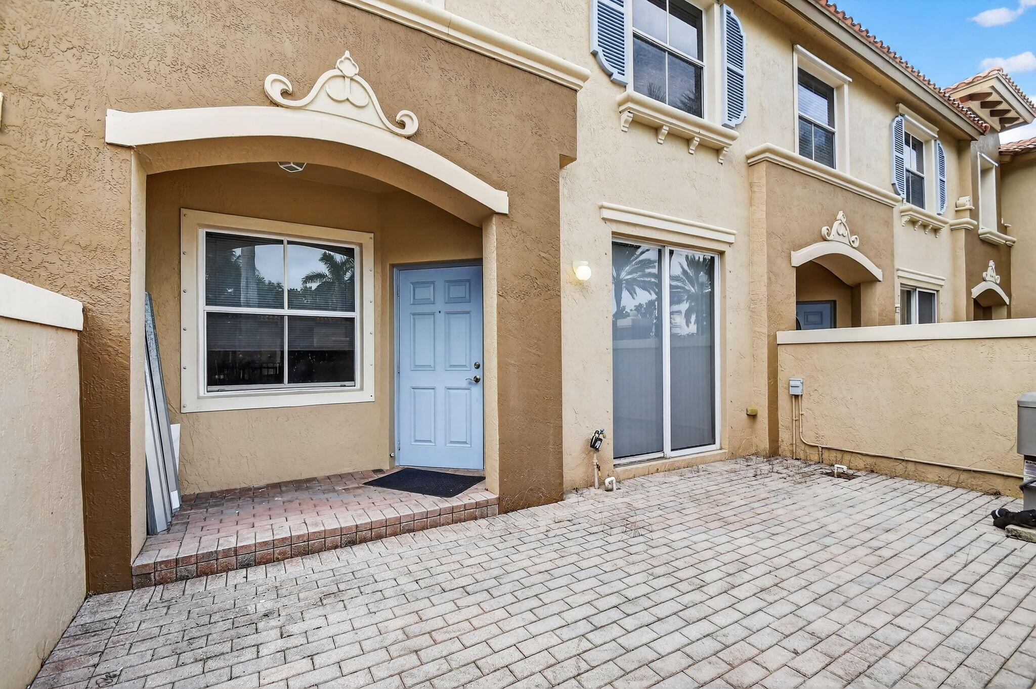 LINKS AT EMERALD DUNES CO - Residential Lease