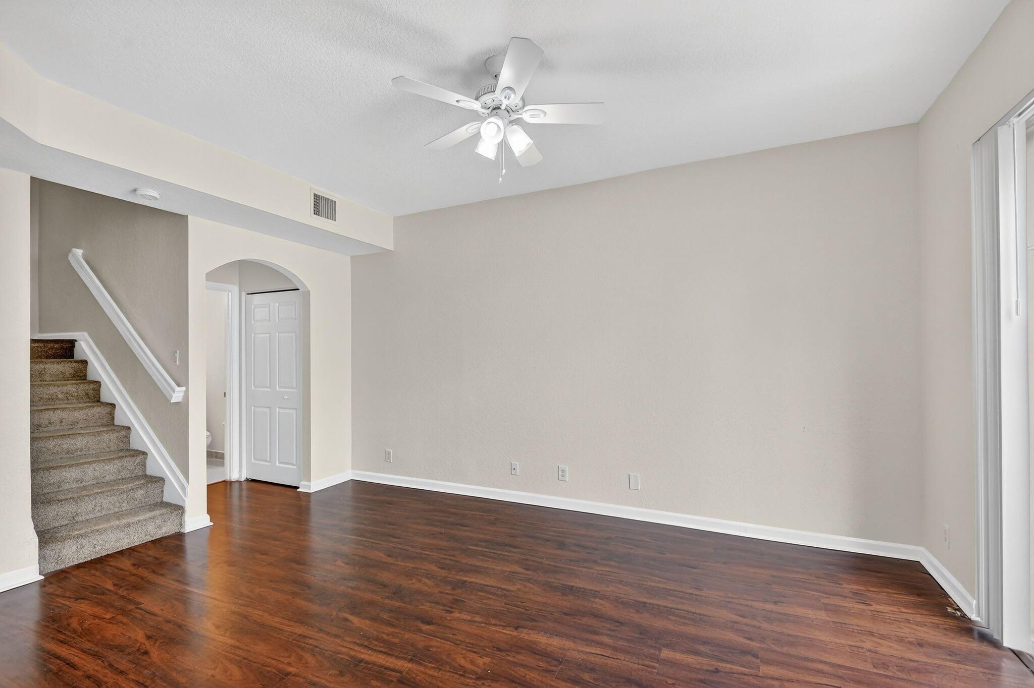 LINKS AT EMERALD DUNES CO - Residential Lease