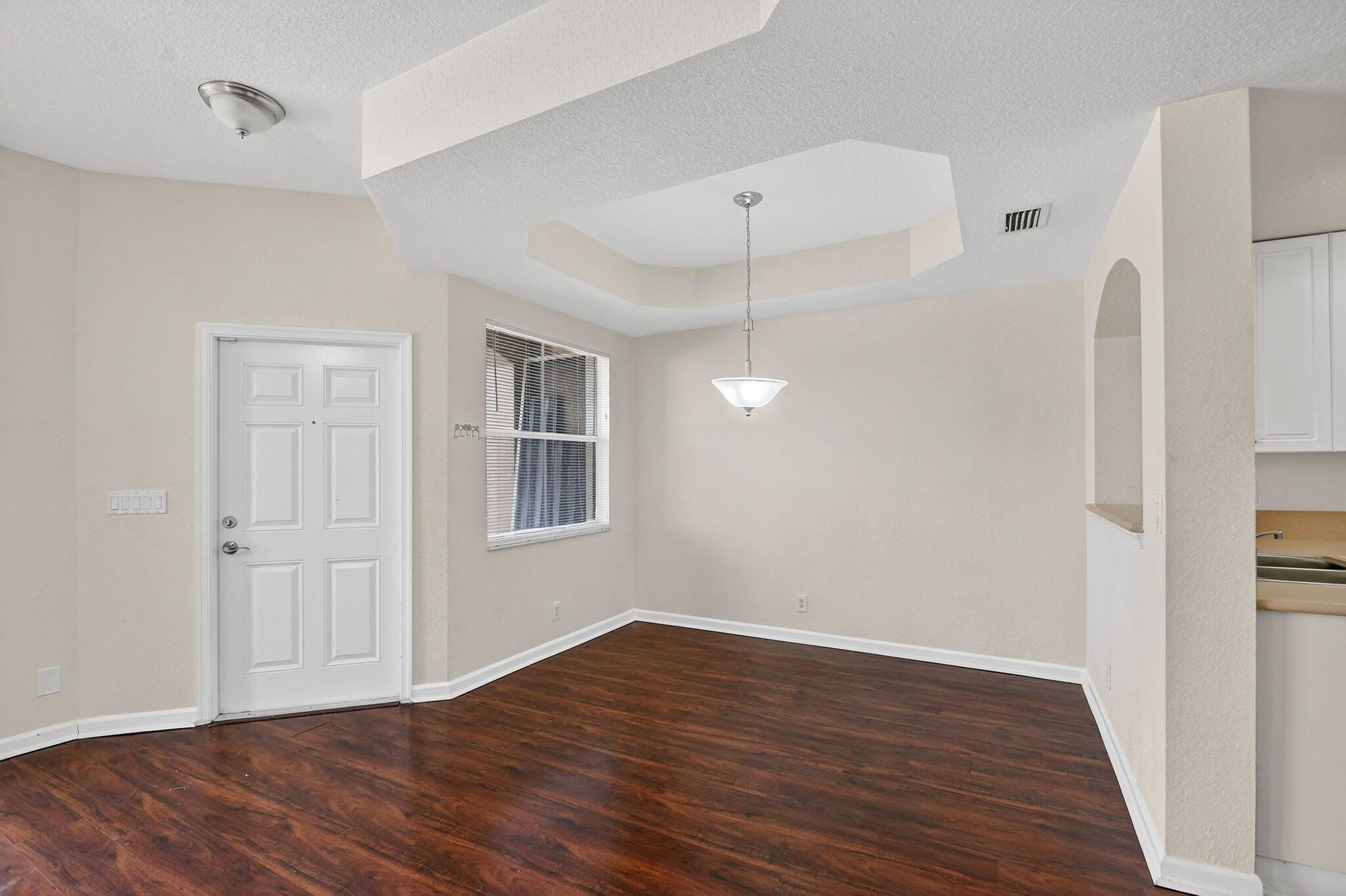 LINKS AT EMERALD DUNES CO - Residential Lease