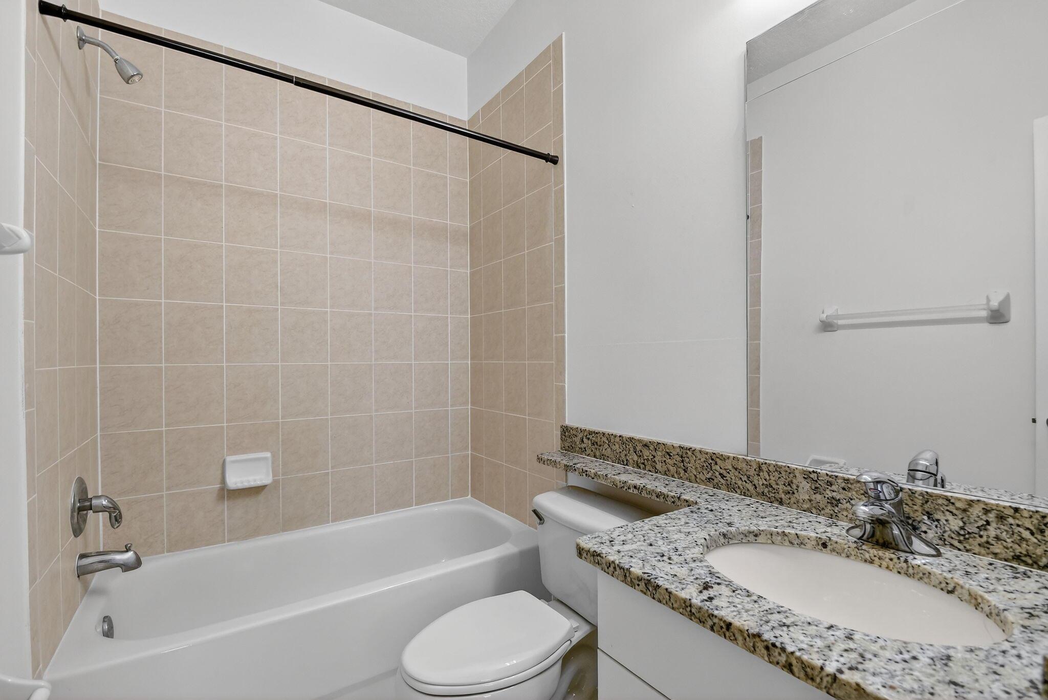 LINKS AT EMERALD DUNES CO - Residential Lease