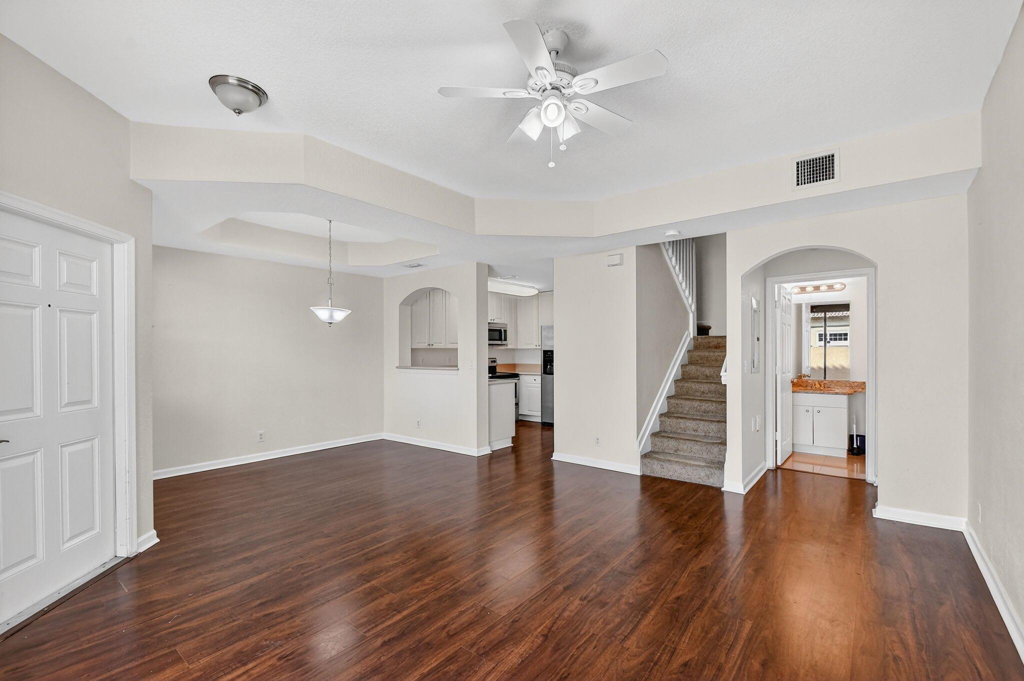 LINKS AT EMERALD DUNES CO - Residential Lease