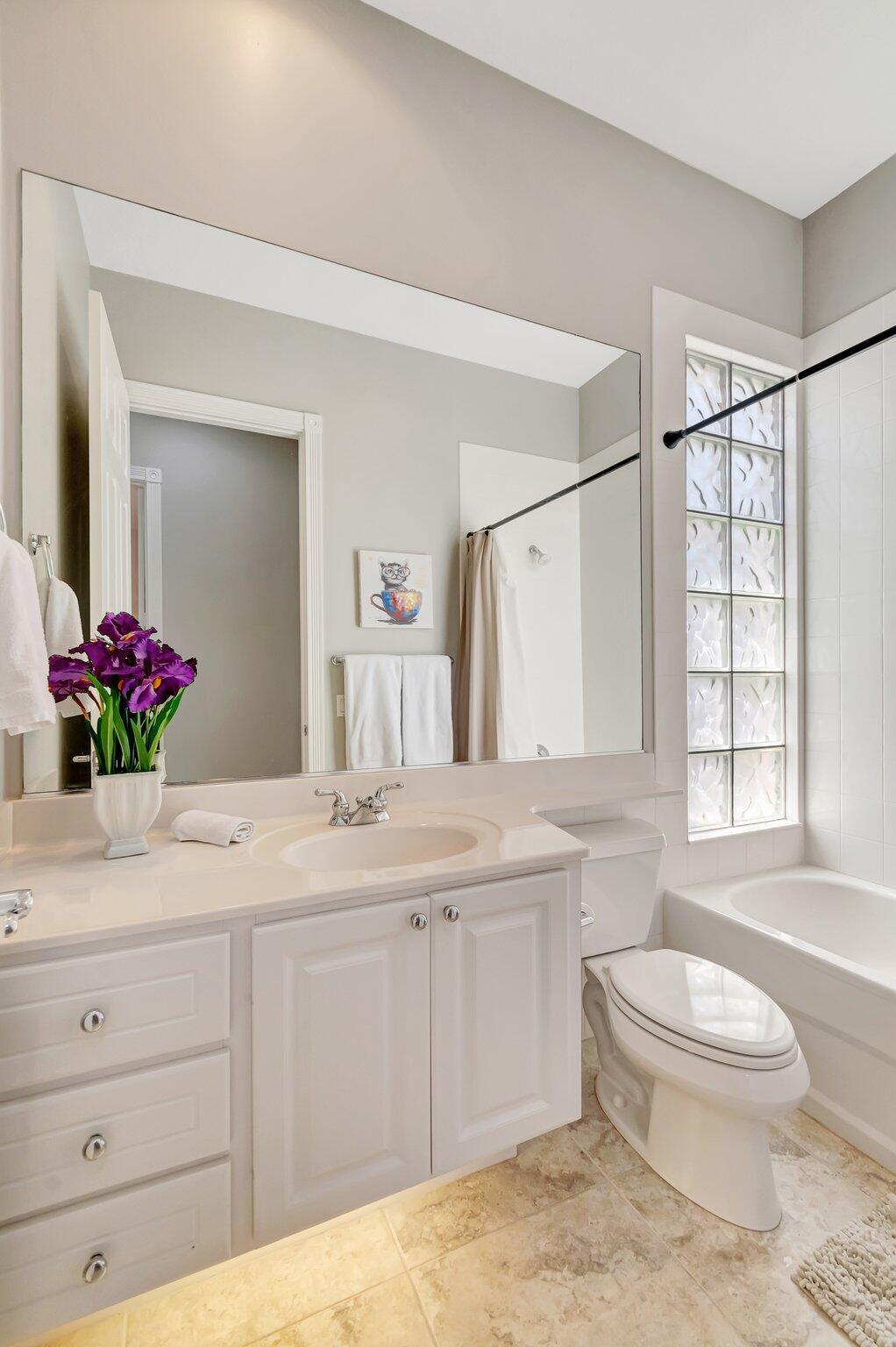 Wellington, Florida 33414, United States, 3 Bedrooms Bedrooms, ,3 BathroomsBathrooms,Residential,Active,209464