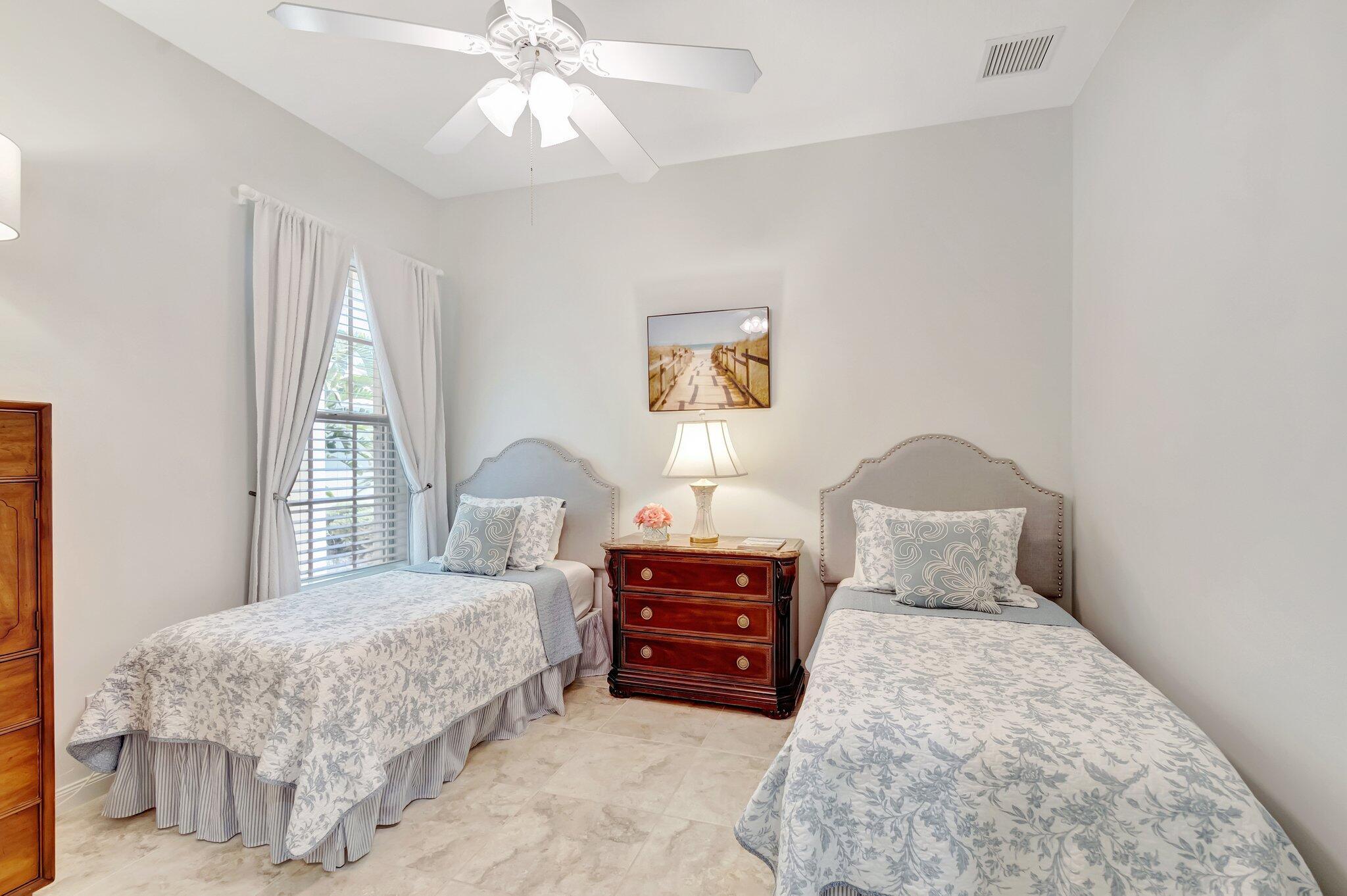 Wellington, Florida 33414, United States, 3 Bedrooms Bedrooms, ,3 BathroomsBathrooms,Residential,Active,209464