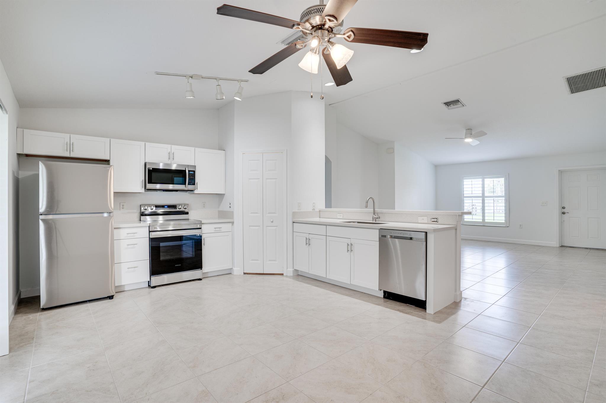 PORT ST LUCIE SECTION 18 - Residential