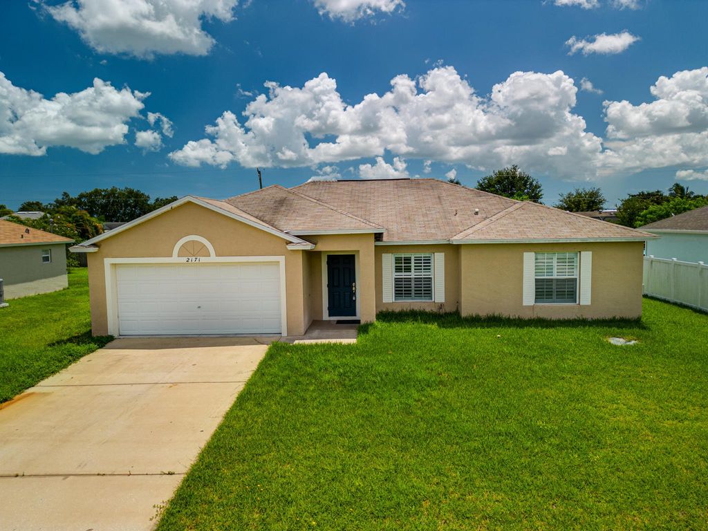 Photo of 2171 SE Watercrest Street, Port St Lucie, FL 34984 (MLS # R10909478)