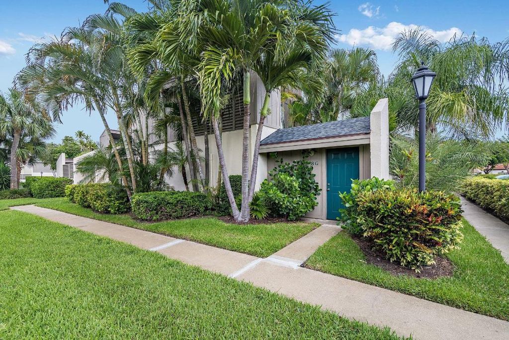 Photo of 1605 S Us Highway 1 #8g, Jupiter, FL 33477 (MLS # R10885776)