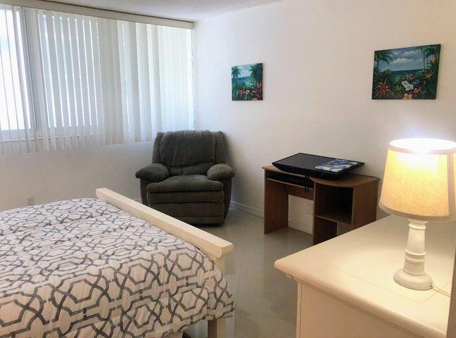 MAYAN TOWERS CONDO I - Residential Lease