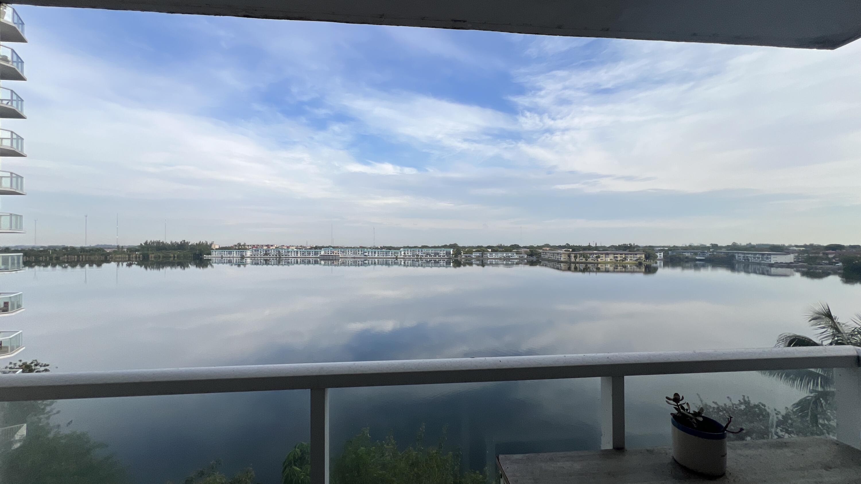 1301 NE Miami Gardens Drive 514w