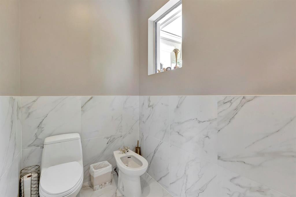 ST ANDREWS COUNTRY CLUB 2 - Residential