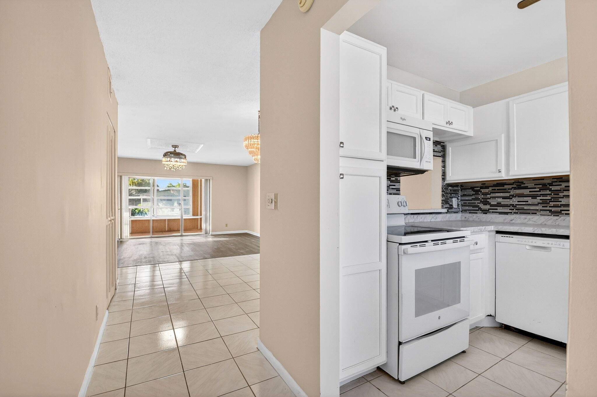 OXFORD CONDO - Residential