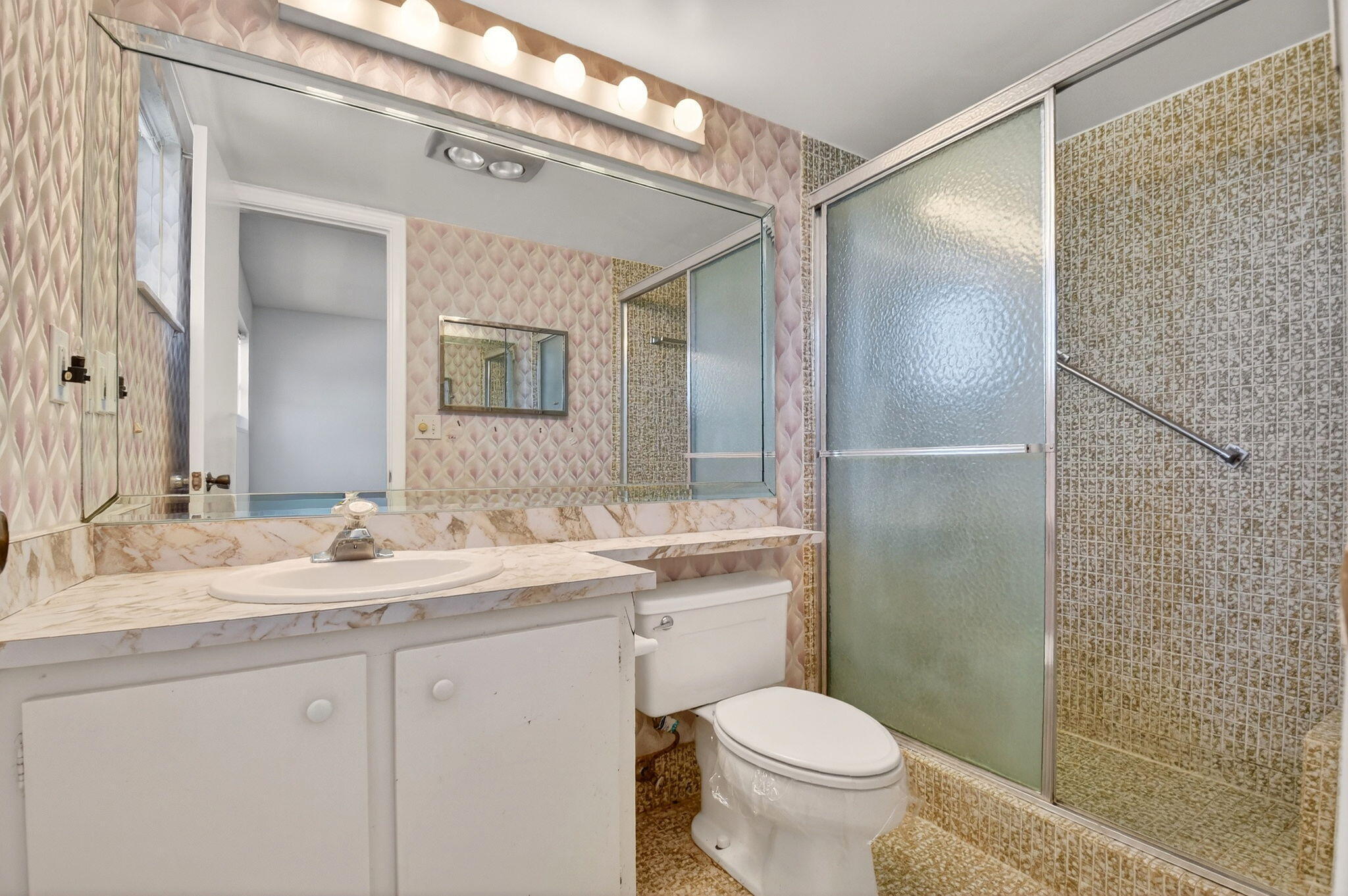 OXFORD CONDO - Residential