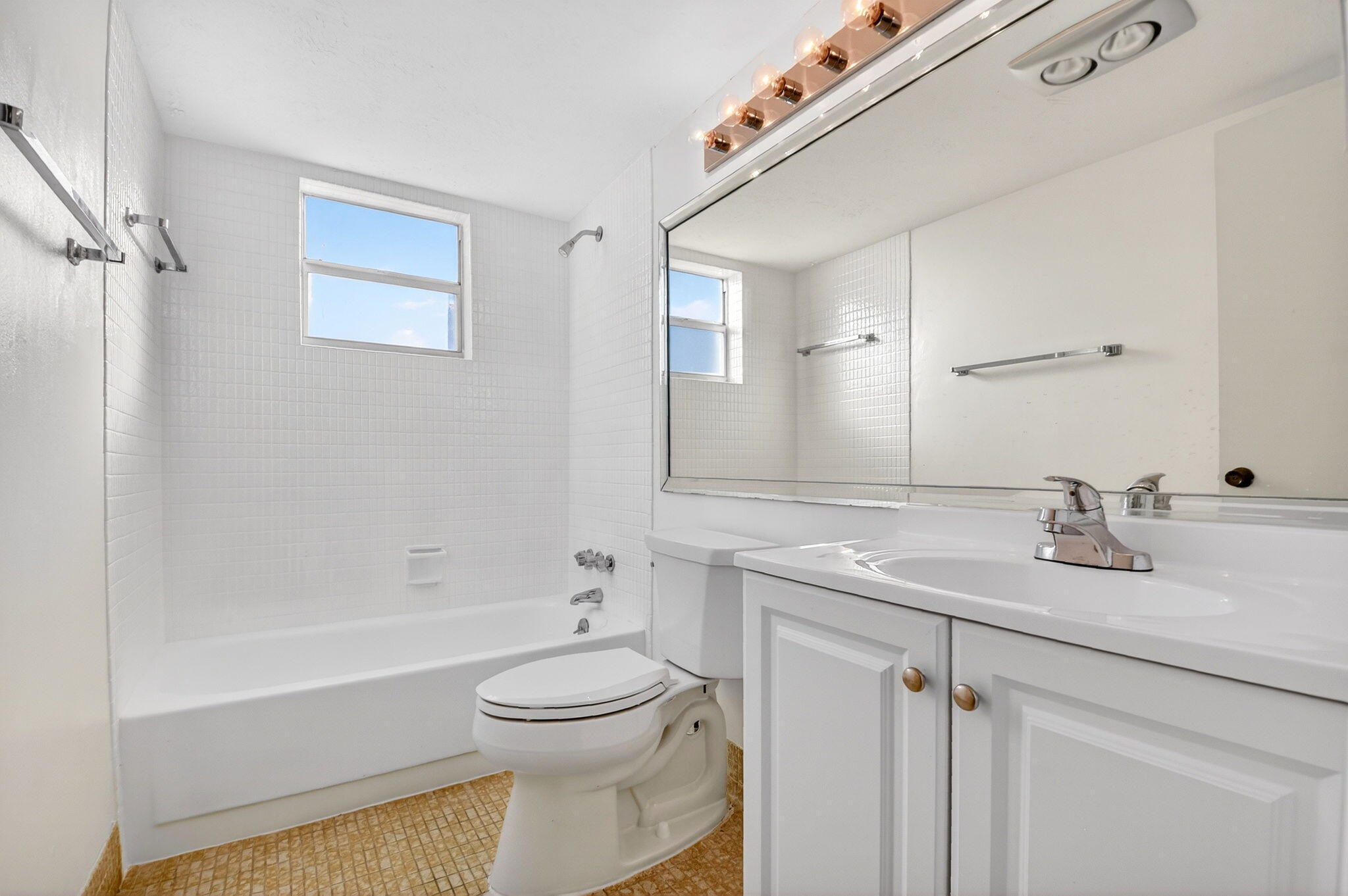 OXFORD CONDO - Residential