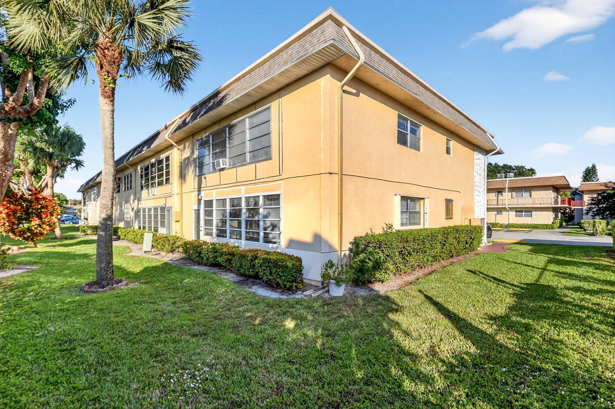 OXFORD CONDO - Residential