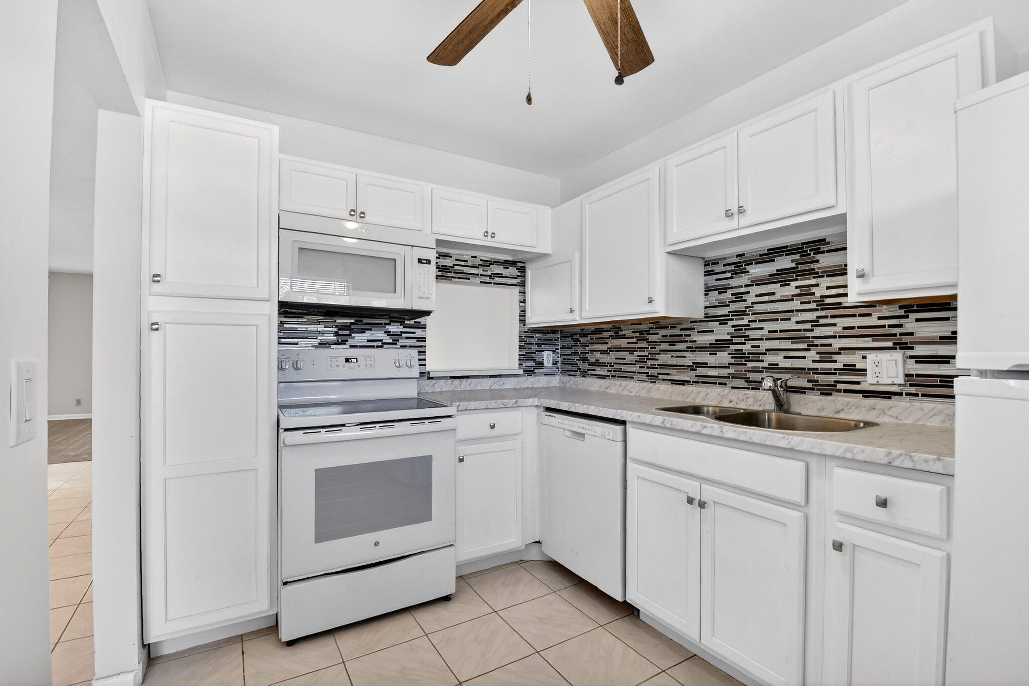 OXFORD CONDO - Residential