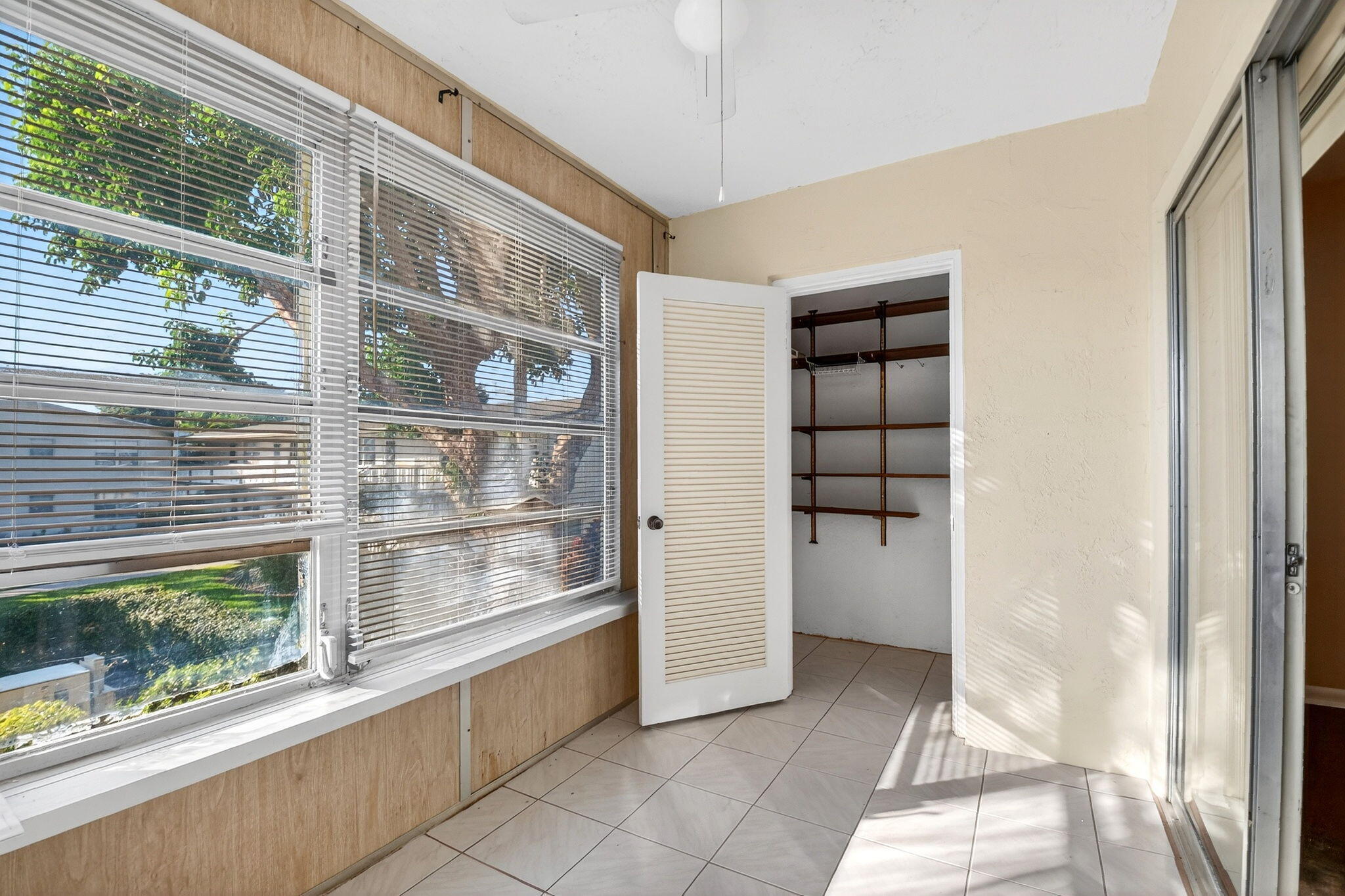 OXFORD CONDO - Residential