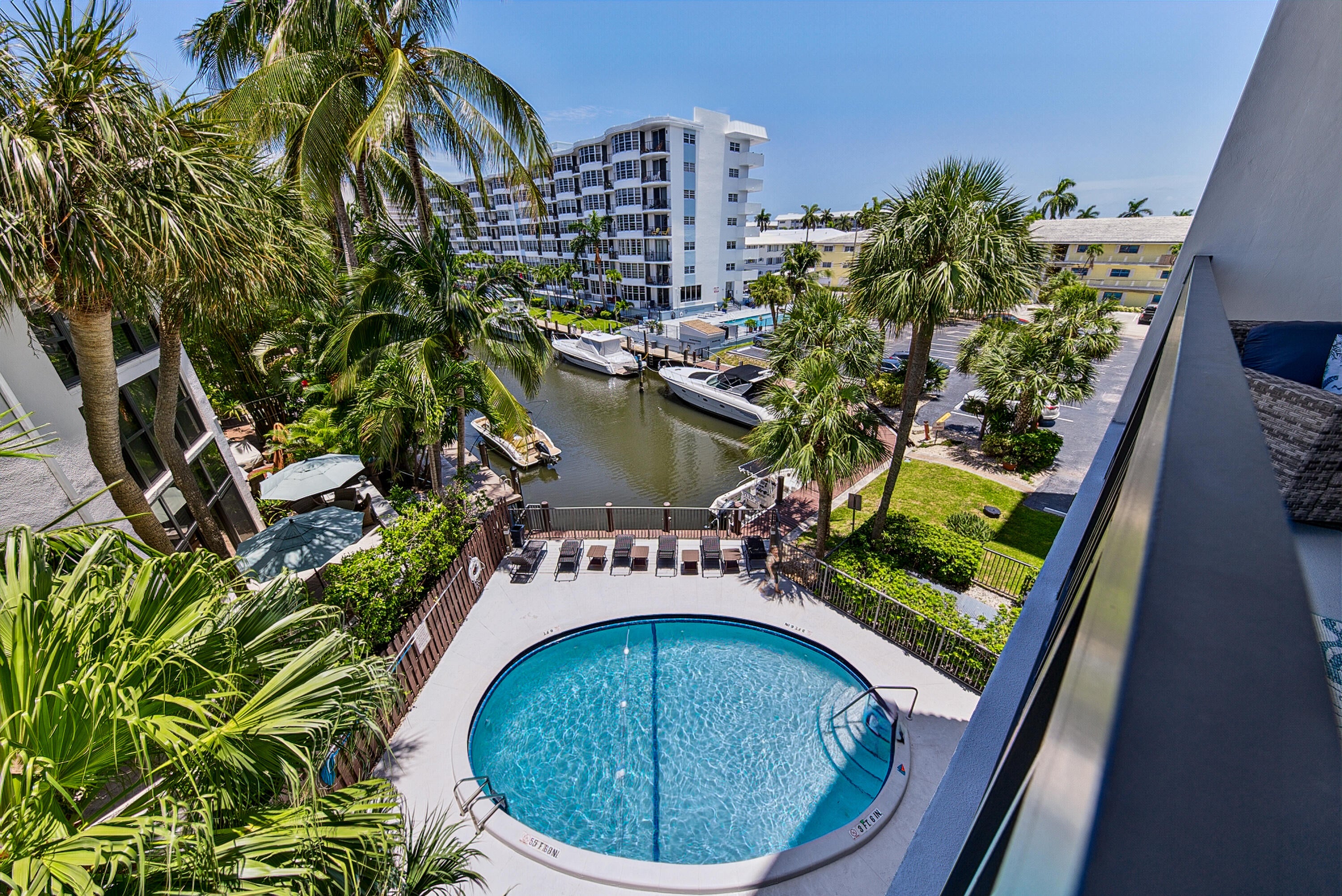 4800 Bayview Drive 402, Fort Lauderdale FL 33308
