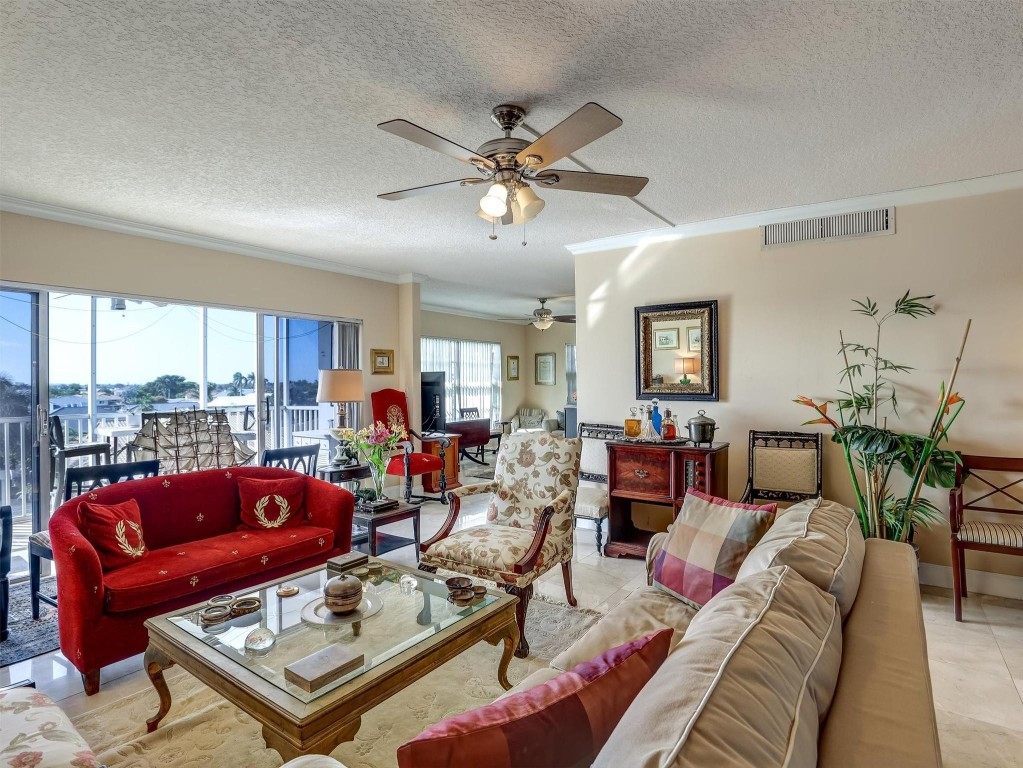 No1 Palm-Aire At Coral Ke - Residential Lease