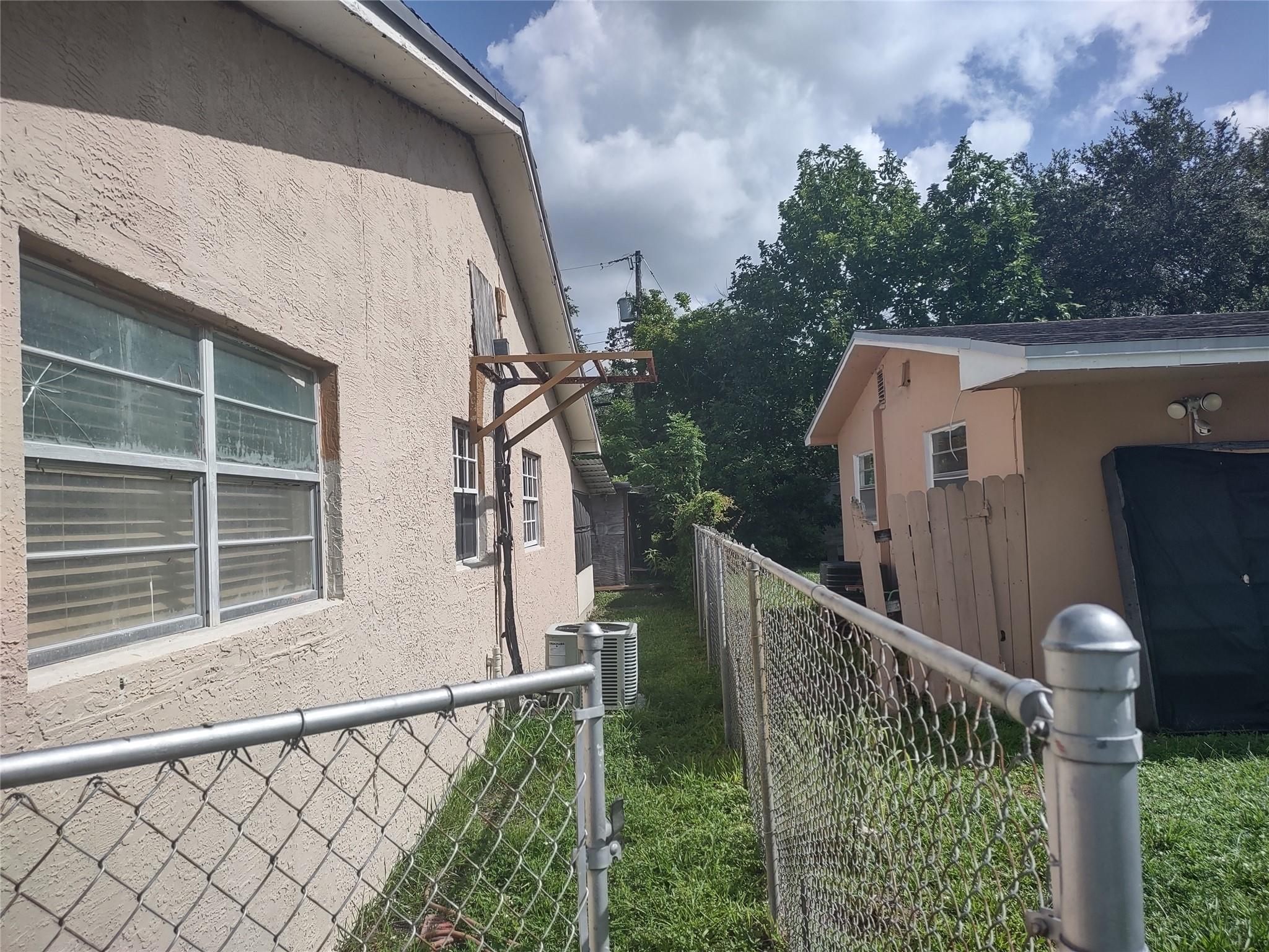 Coral Heights 22-4 B - Residential Income