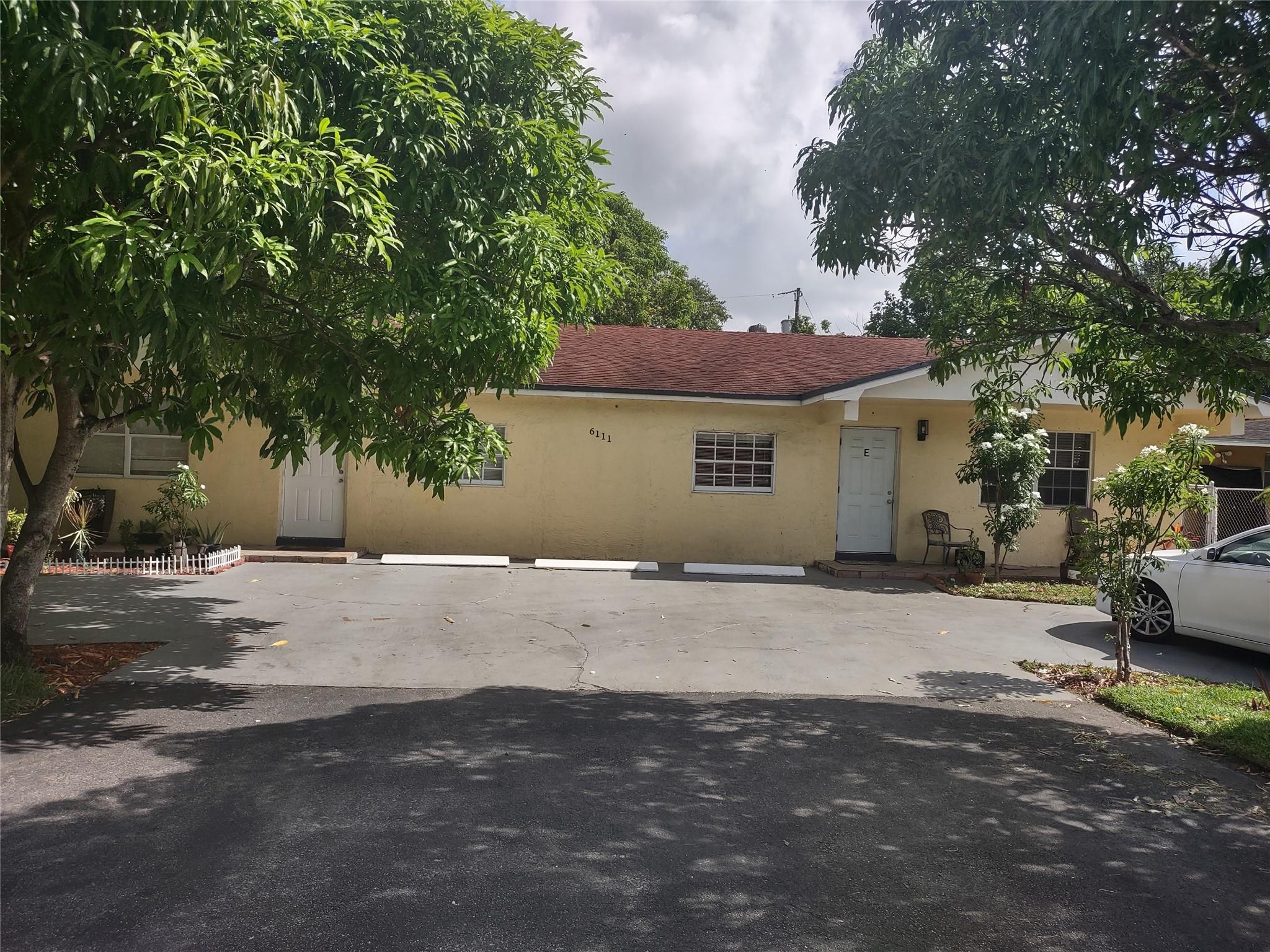 Investors take a look**Estate Sale**Family wants property sold**Property is a duplex 3/2 on each side. However this property is currently divided as a 2/1 Rented for $2200 per month, a 1/1 Rented for $1200 per month, and another 1/1 rented for $1000 per month. The other 2/1 is Owner occupied. It is huge for a duplex in the area. Much larger than recent comps. Tax Roll shows 2702 adjusted. Based on the sketch in Broward Property appraiser under air AC is about 2580** There is a partly circular drive with plenty of space for parking perhaps 6 or 7 cars could fit there.