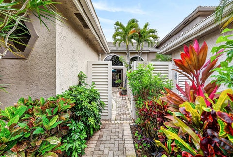 Tiny photo for 5315 Monterey Circle #F, Delray Beach, FL 33484 (MLS # B26017478)
