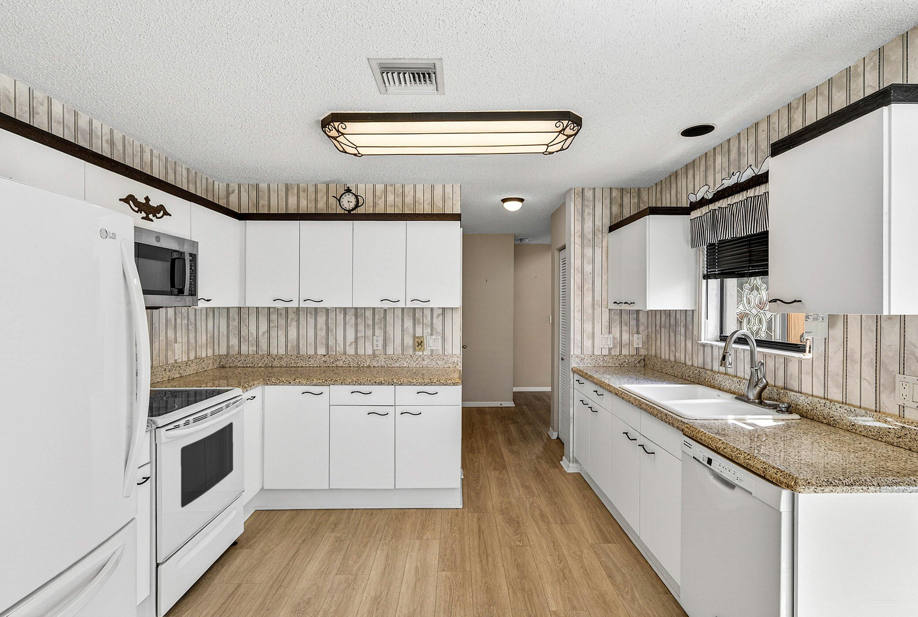 MONTEREY LAKE - Residential