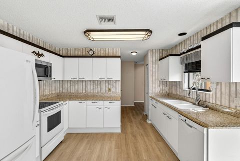 Tiny photo for 5315 Monterey Circle #F, Delray Beach, FL 33484 (MLS # B26017478)