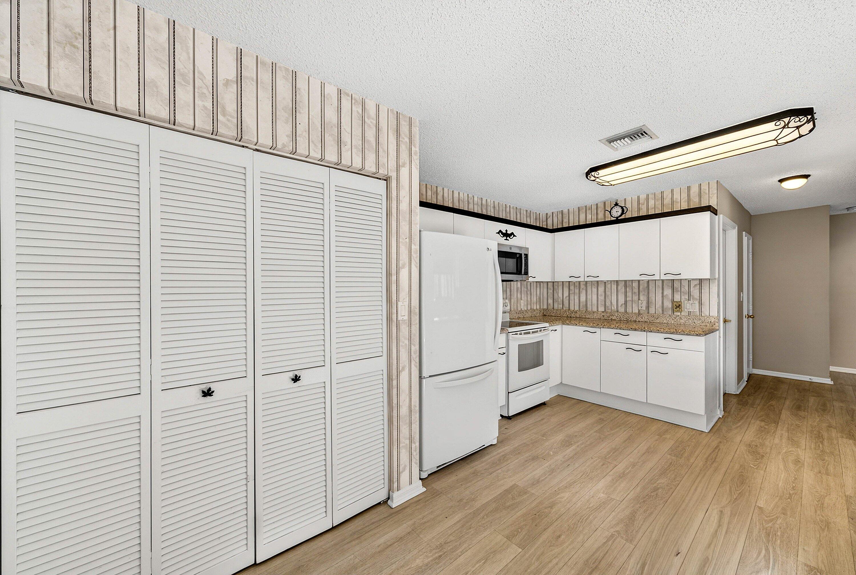 MONTEREY LAKE - Residential