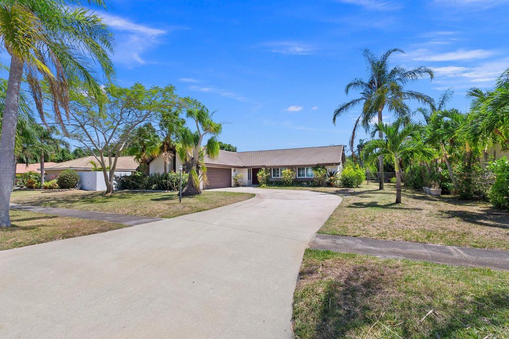 Photo of 1814 SE Greendon Avenue, Port Saint Lucie, FL 34952 (MLS # R10981150)