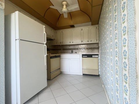Tiny photo for 392 Grantham F #392, Deerfield Beach, FL 33442 (MLS # B26026444)