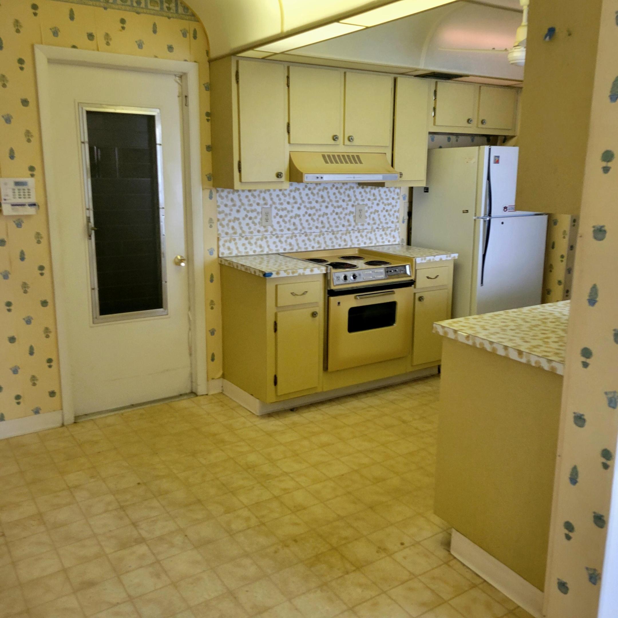 725 SW 18th Court