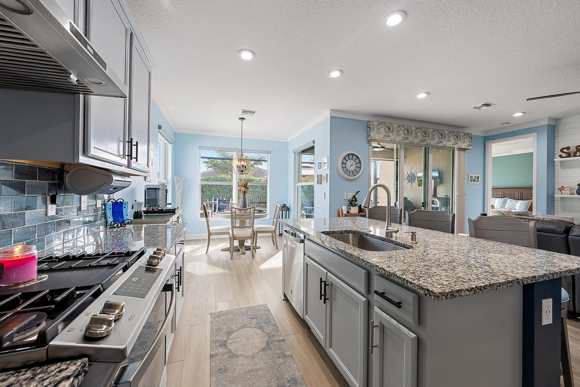 Valencia Cay - Residential