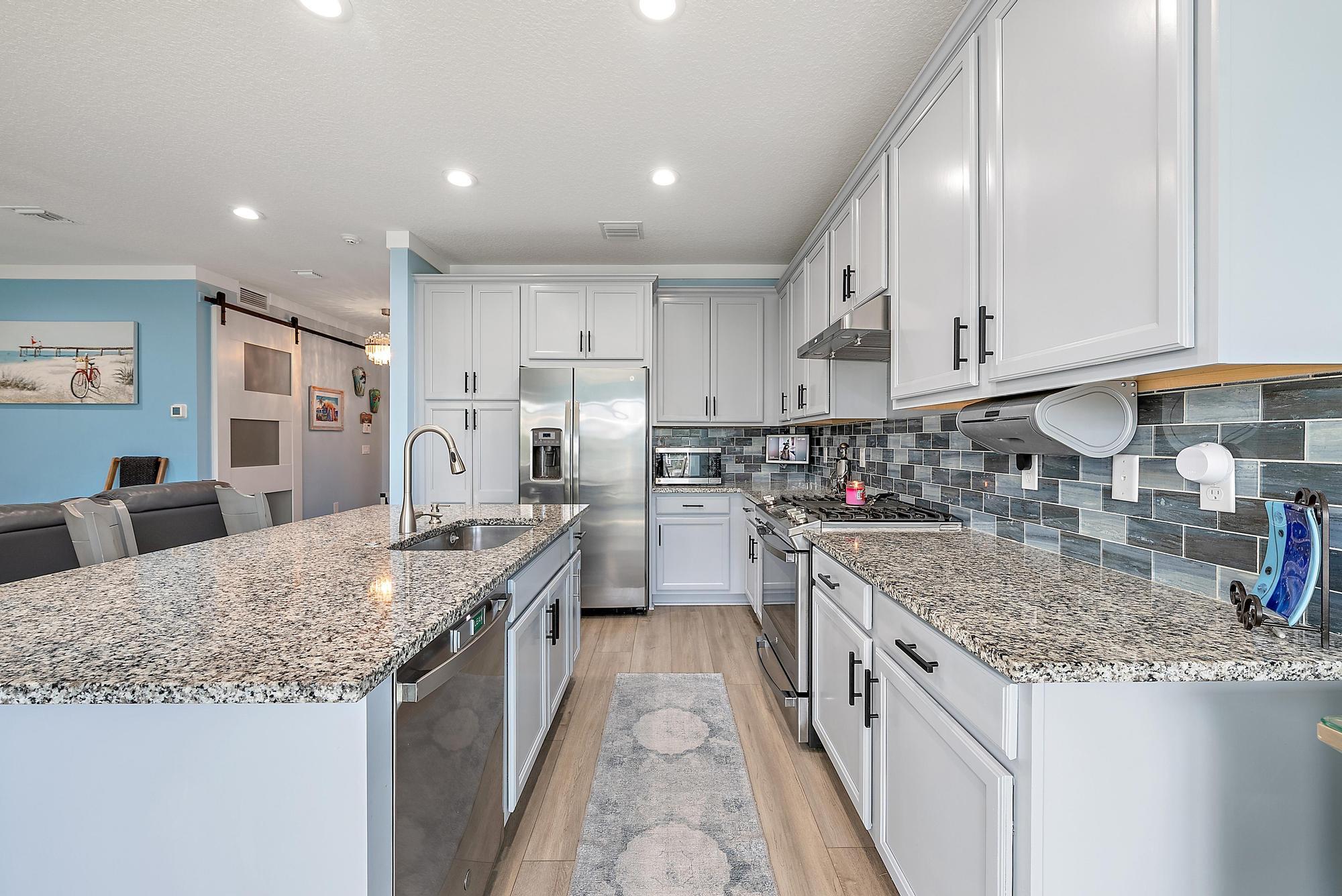 Valencia Cay - Residential