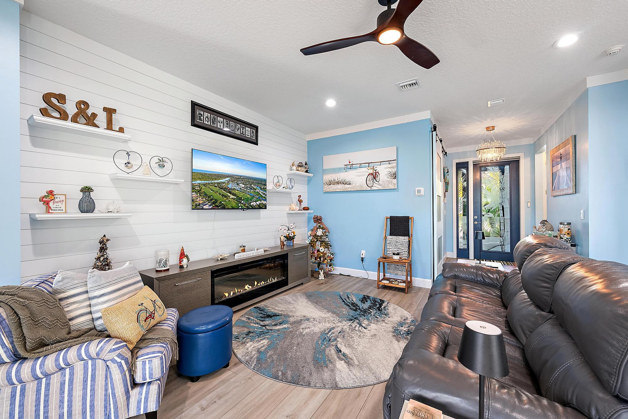 Valencia Cay - Residential