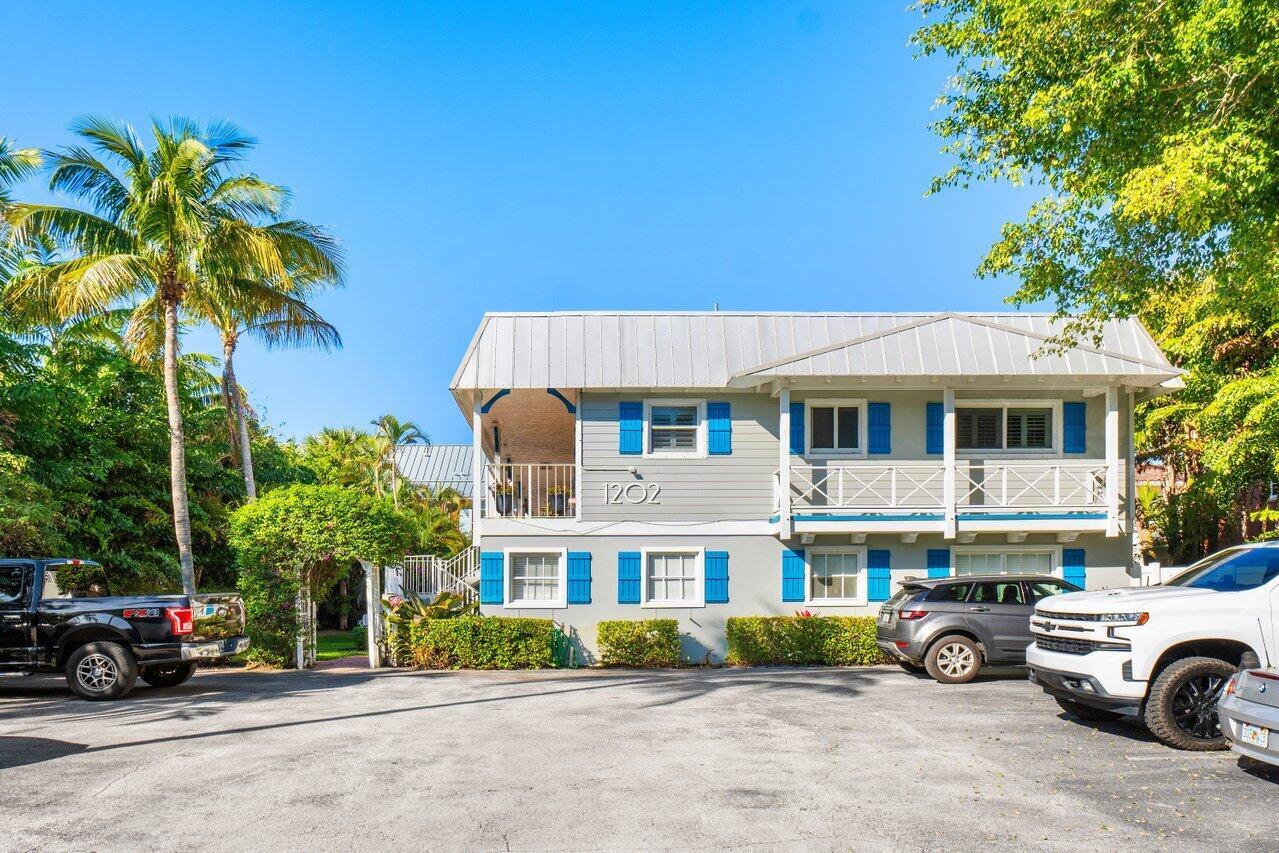 1202 Palm Trail 3