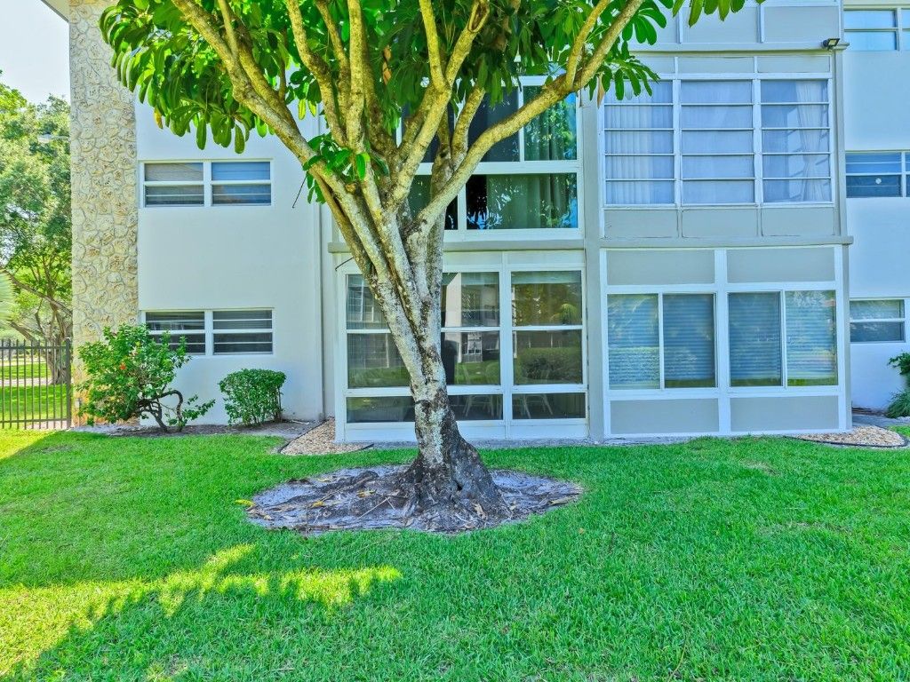 Photo of 3506 NW 49th Avenue #416, Lauderdale Lakes, FL 33319 (MLS # F10502566)