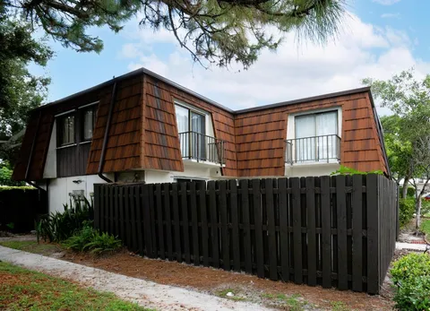 2244 White Pine Circle Unit B, Greenacres, FL MLS: R11013375