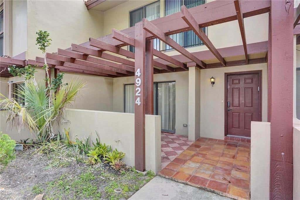 Photo of 4924 SHERIDAN Street, Hollywood, FL 33021 (MLS # B26062136)