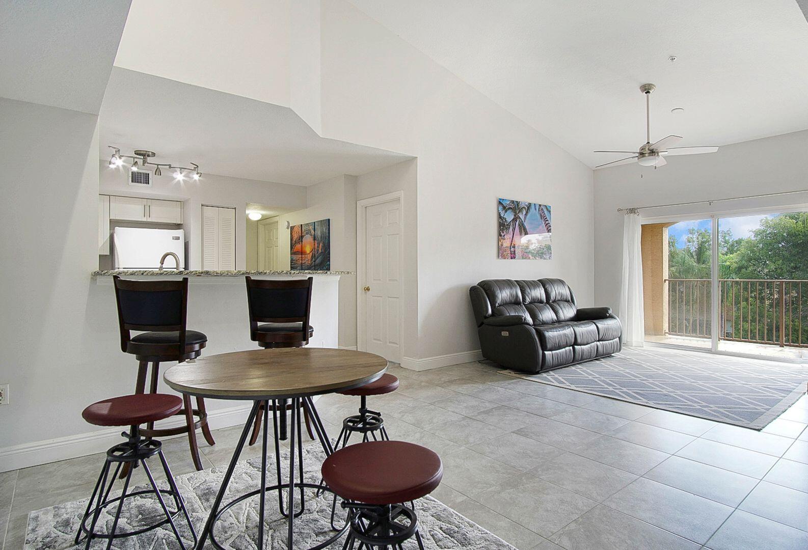 4041 SAN MARINO Boulevard 307, West Palm Beach, FL, 33409/$260,000 4 4041 SAN MARINO Boulevard 307