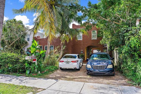 Single Family Residence in West Palm Beach FL 428 El Prado.jpg