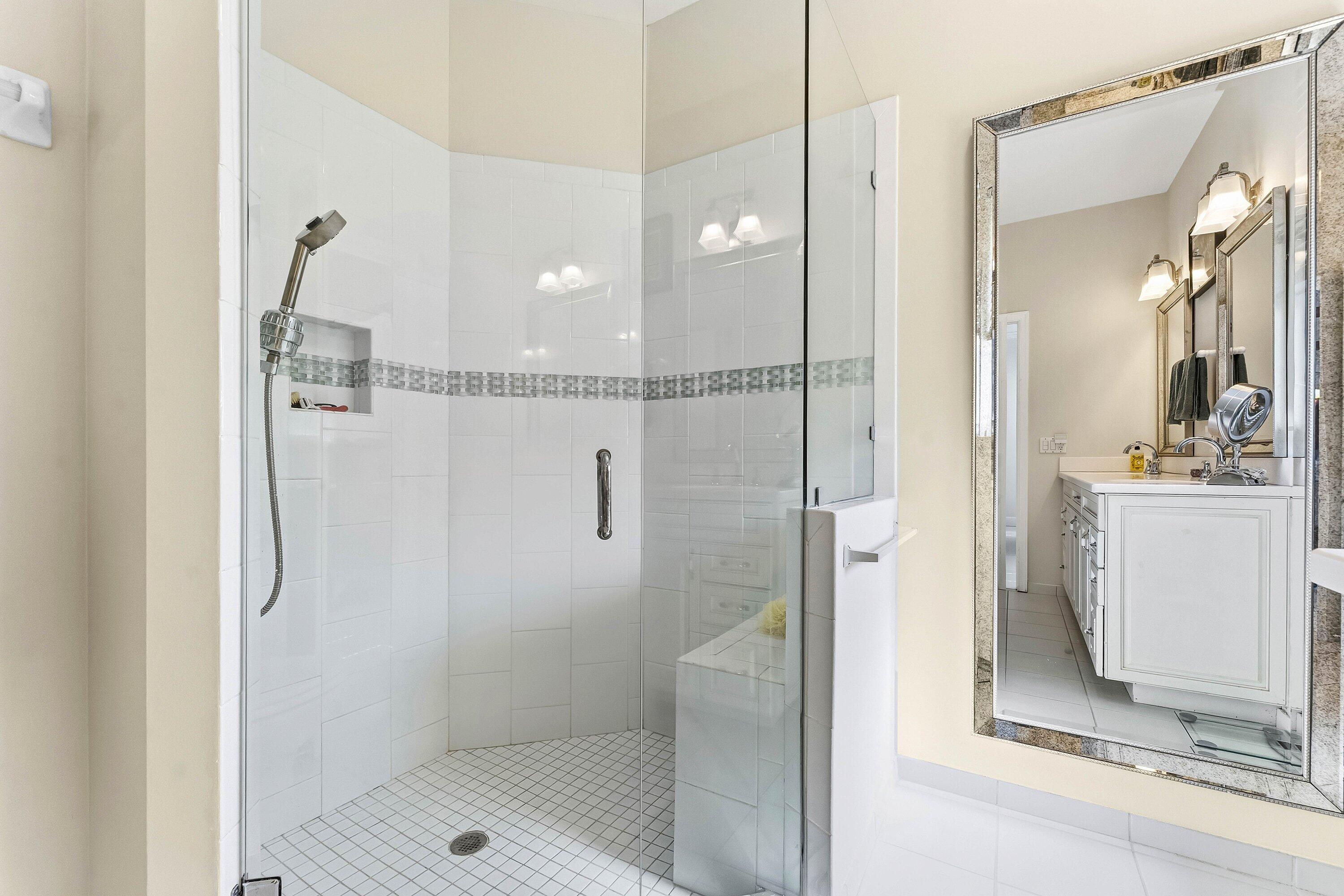 HIDDEN HOLLOW - Residential