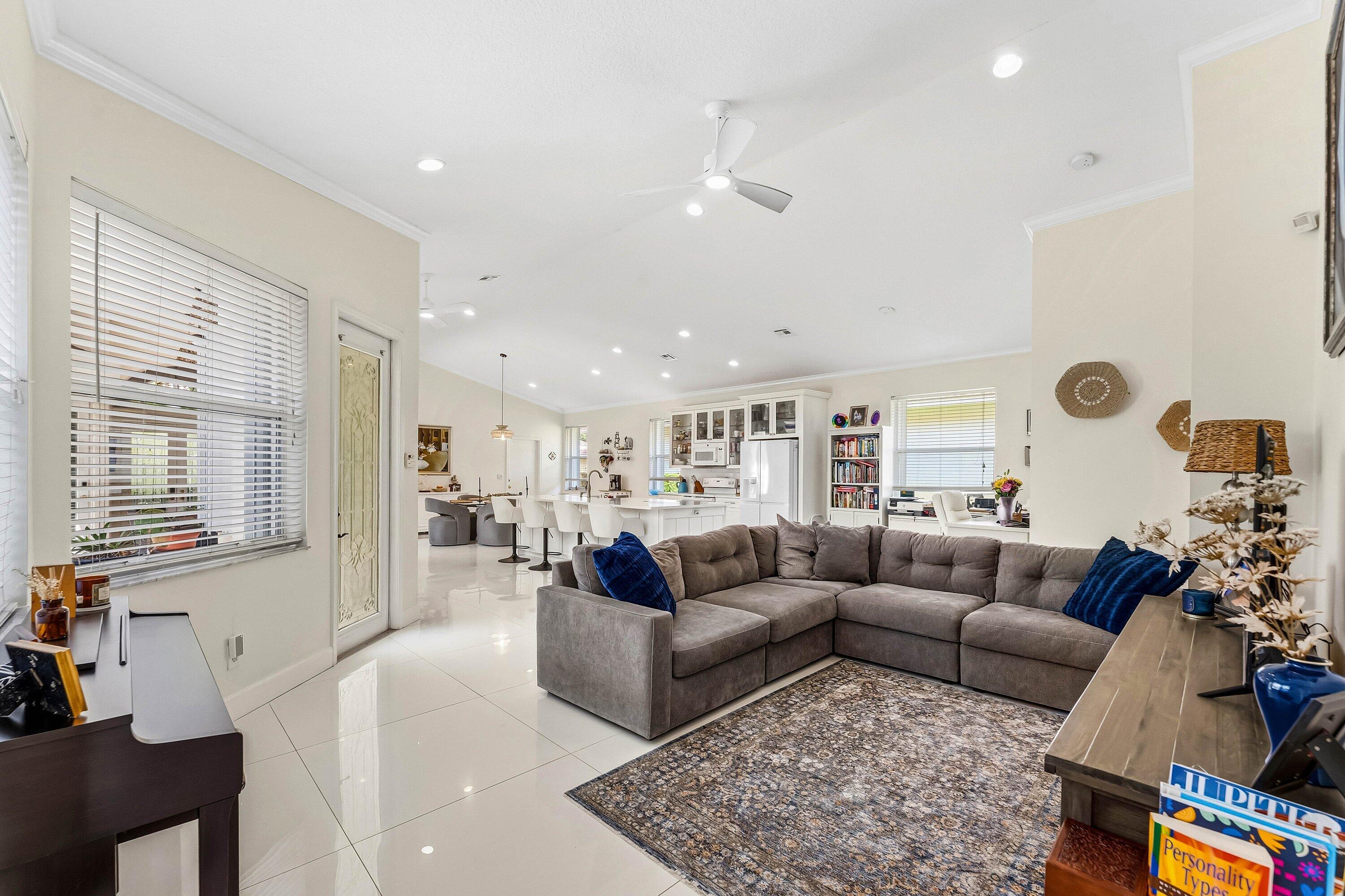 HIDDEN HOLLOW - Residential